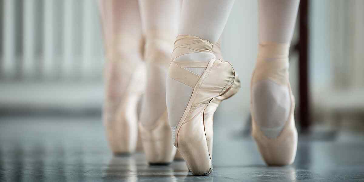 https://www.sunstarschool.com/wp-content/uploads/2019/04/inner_dance_08.jpg