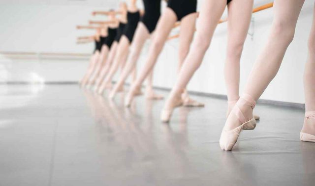 https://www.sunstarschool.com/wp-content/uploads/2019/04/inner_image_dance_04-640x379.jpg