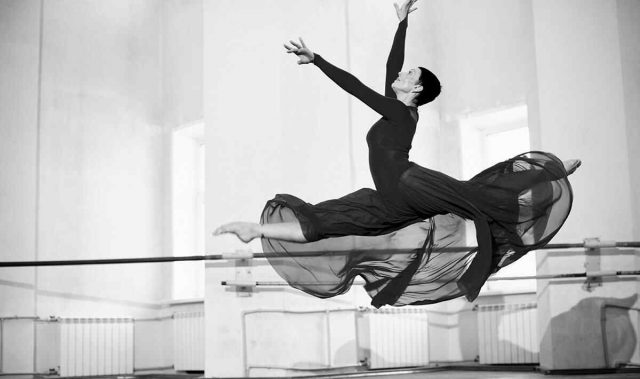 https://www.sunstarschool.com/wp-content/uploads/2019/04/inner_image_dance_05-640x379.jpg